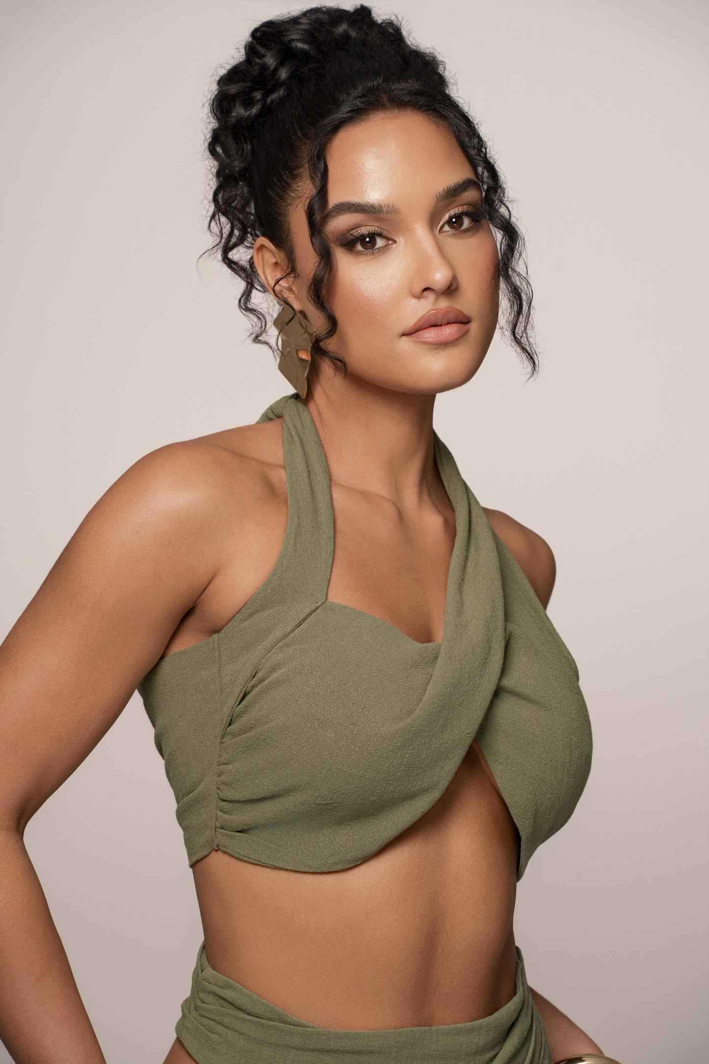 « Ère Nouvelle » — Ensemble Jupe Longue Fendue, Vert Olive
