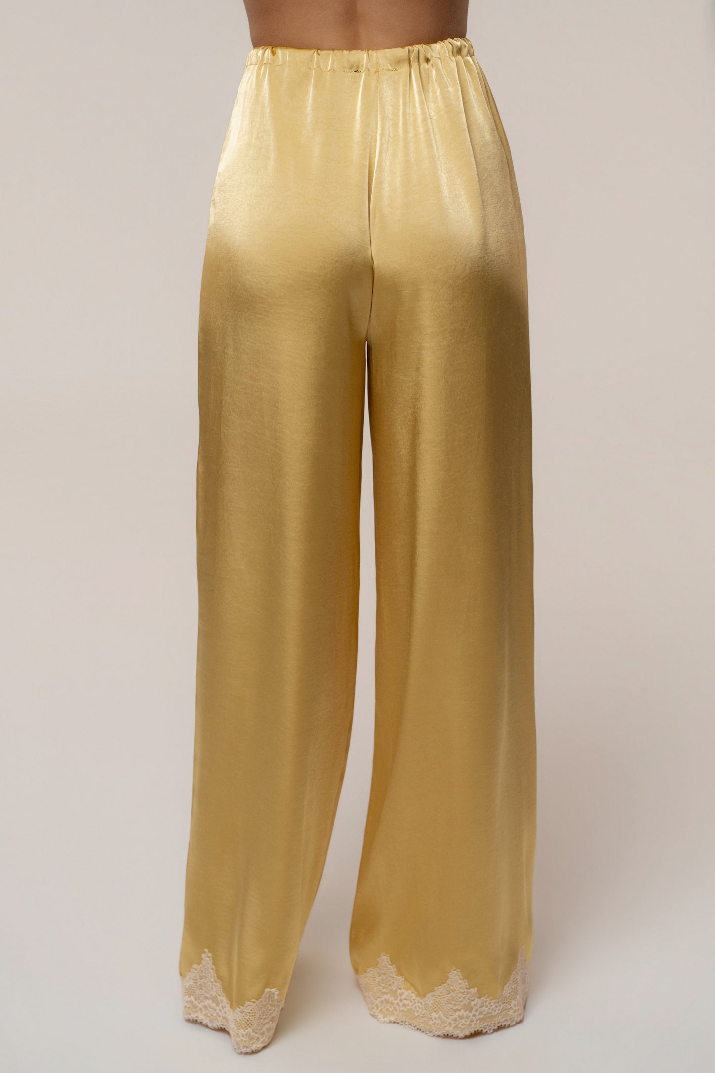 « Brise de Laguna » — Ensemble Pantalon Large Satiné, Jaune