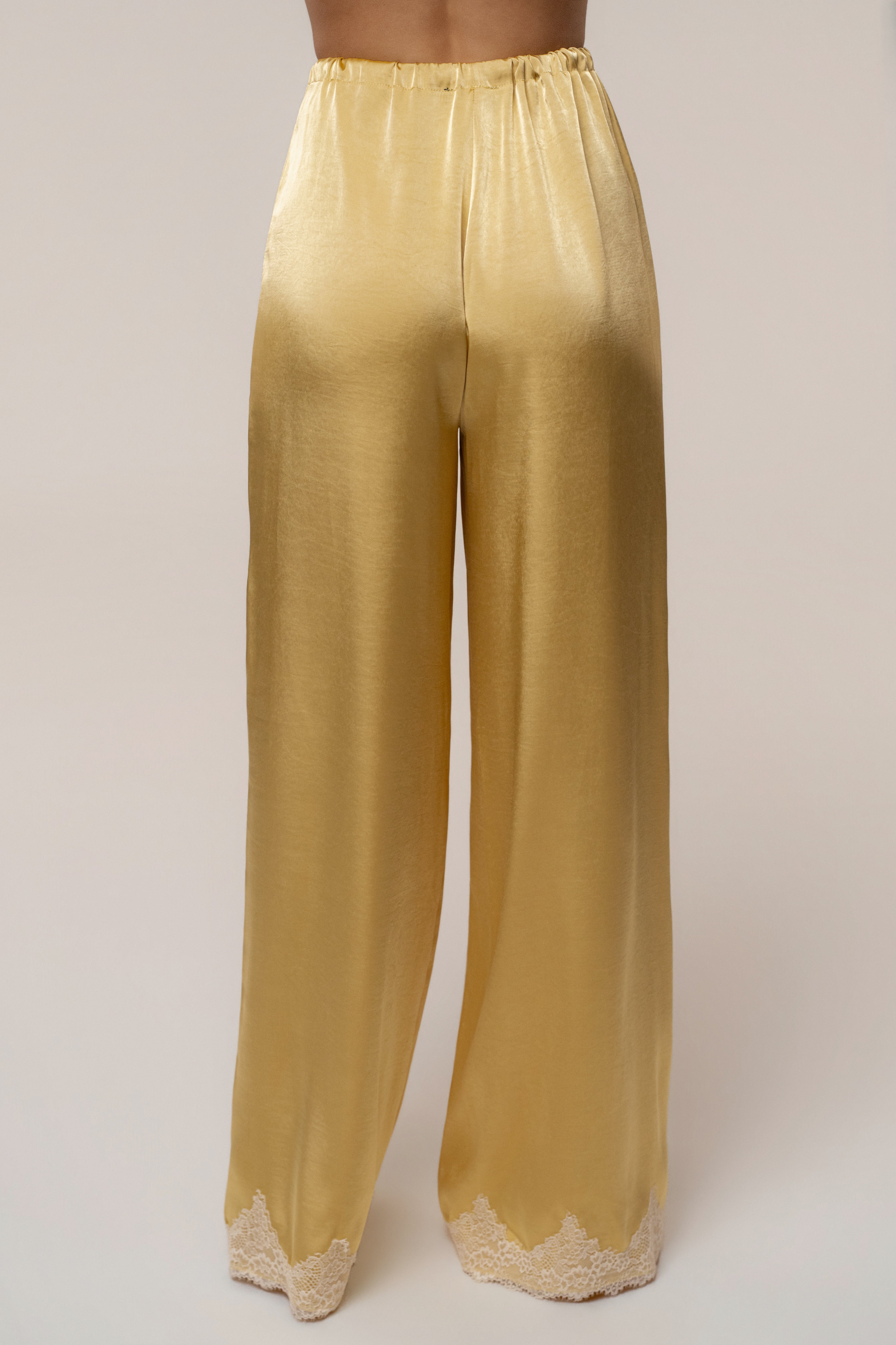 « Brise de Laguna » — Ensemble Pantalon Large Satiné, Jaune