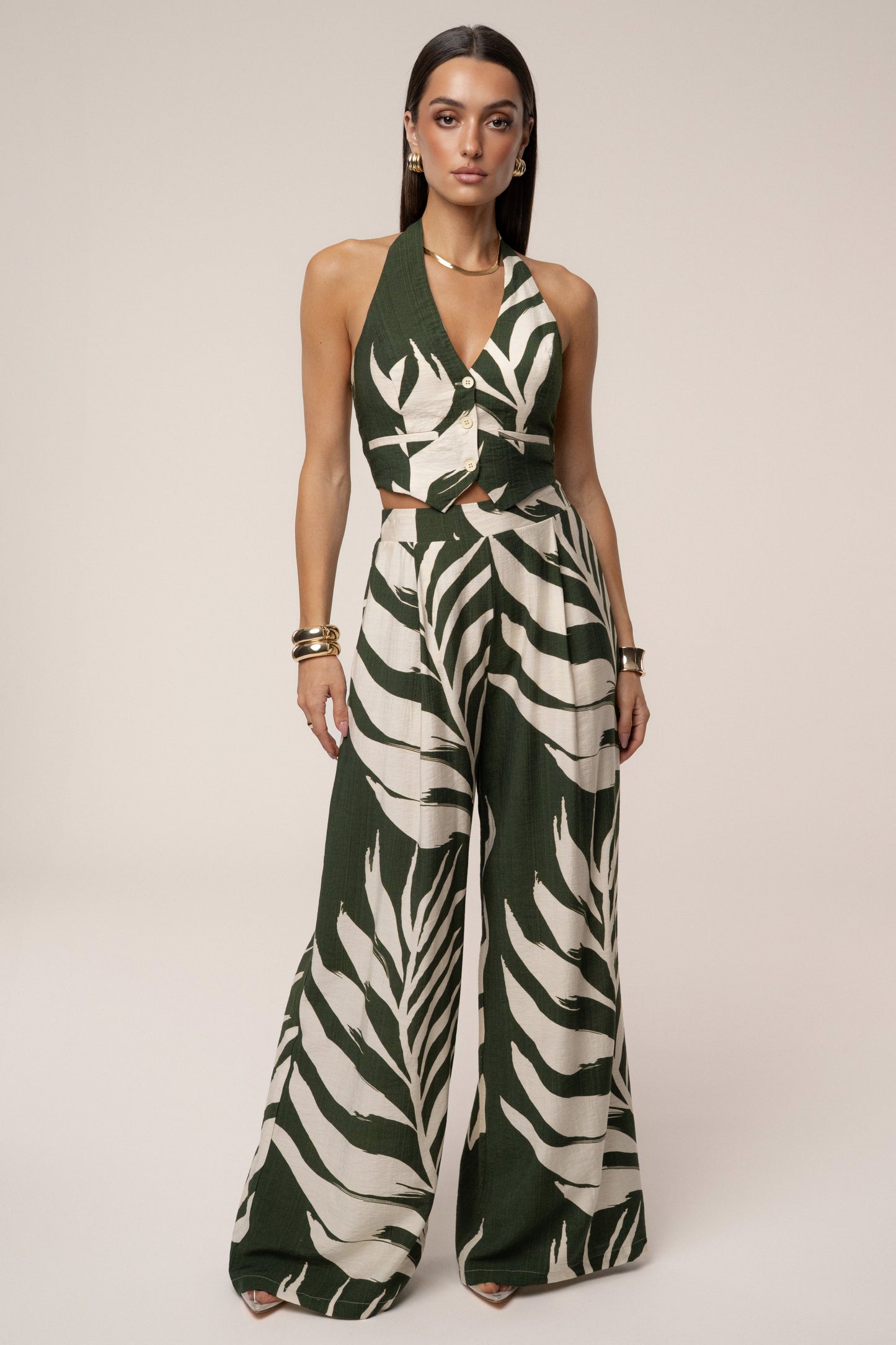 « Songe Tropical » — Ensemble Pantalon Large Imprimé Palmier, Vert Olive