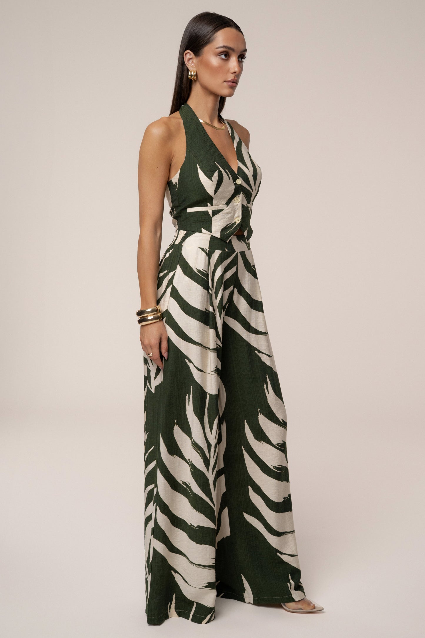 « Songe Tropical » — Ensemble Pantalon Large Imprimé Palmier, Vert Olive